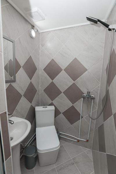 Ostello Nana Vlorë Esterno foto