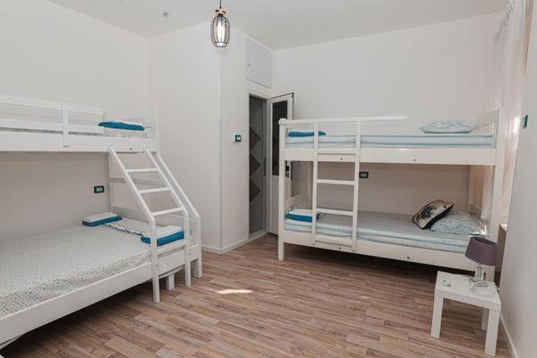 Ostello Nana Vlorë Esterno foto
