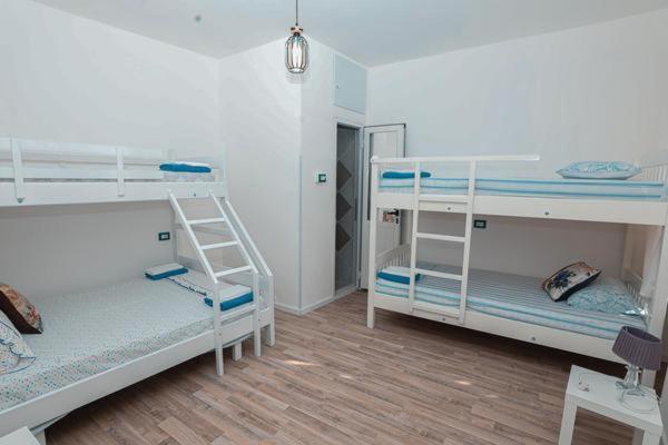 Ostello Nana Vlorë Esterno foto