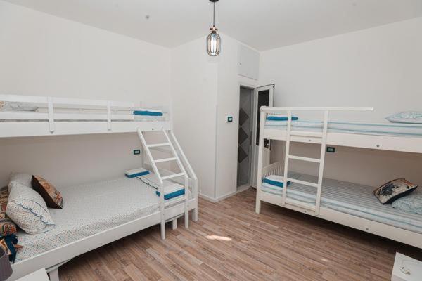 Ostello Nana Vlorë Esterno foto